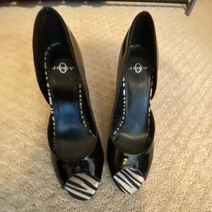 Joey black heel size 8